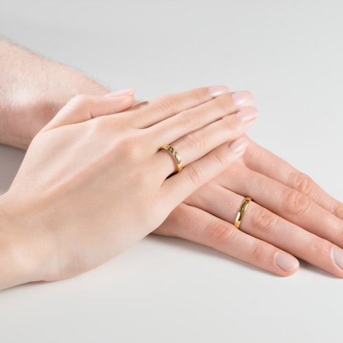 Obrączki ślubne: złote, półokrągłe, 3 mm